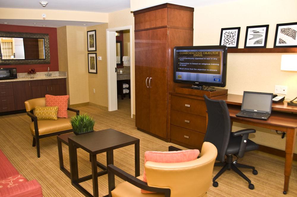 מלון Courtyard By Marriott אוונסבורו מראה חיצוני תמונה