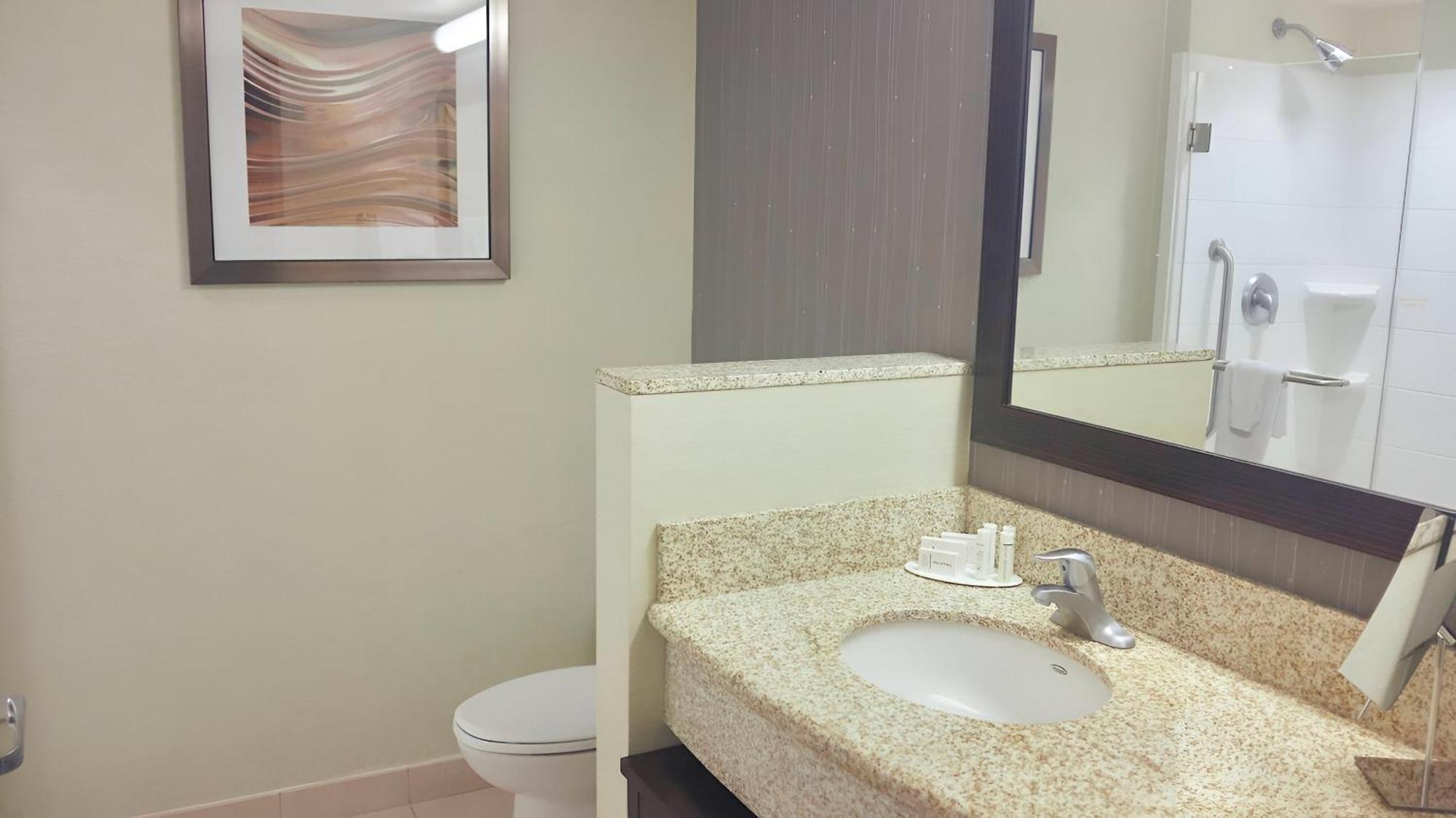 מלון Courtyard By Marriott אוונסבורו מראה חיצוני תמונה