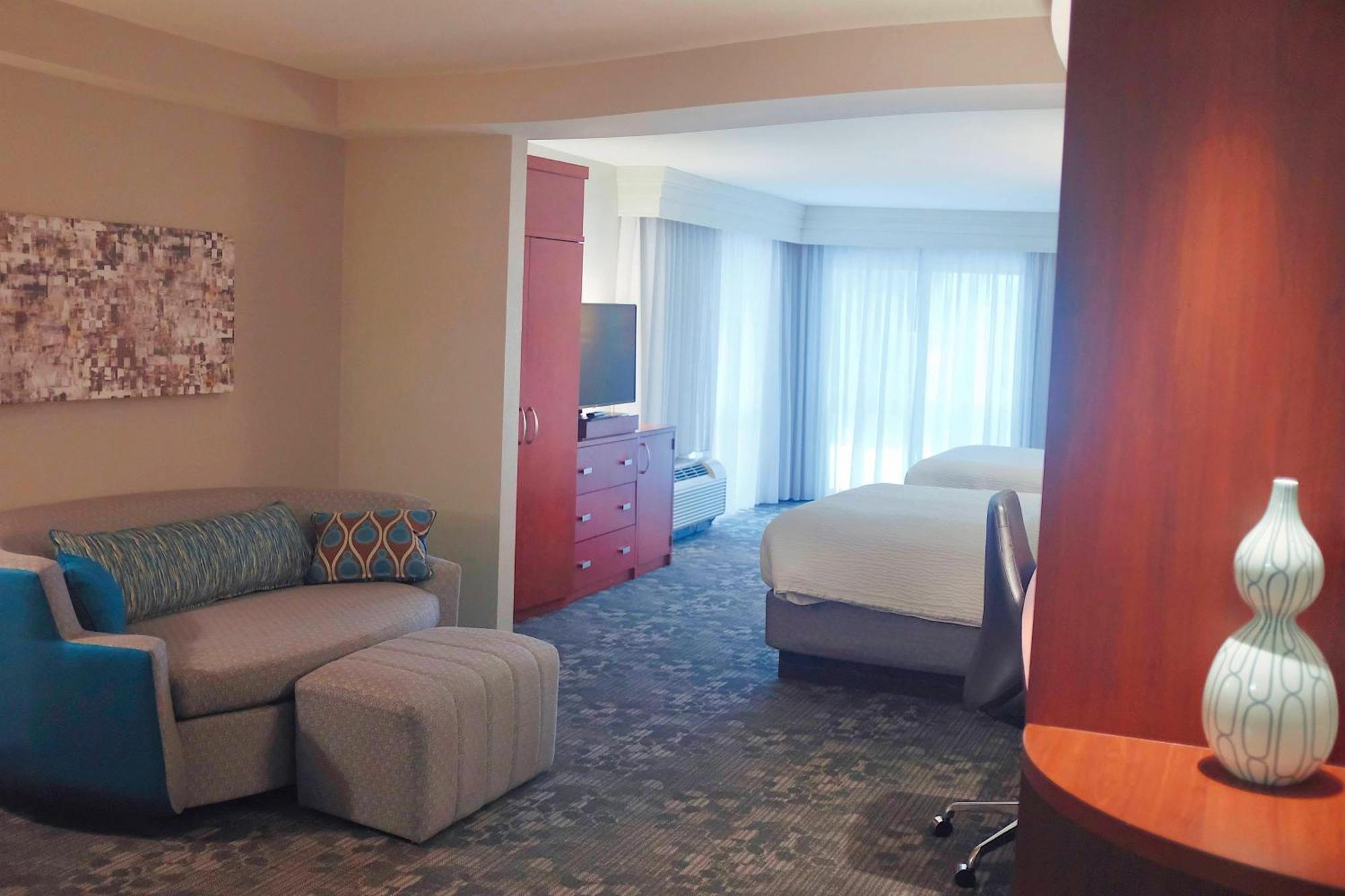 מלון Courtyard By Marriott אוונסבורו מראה חיצוני תמונה